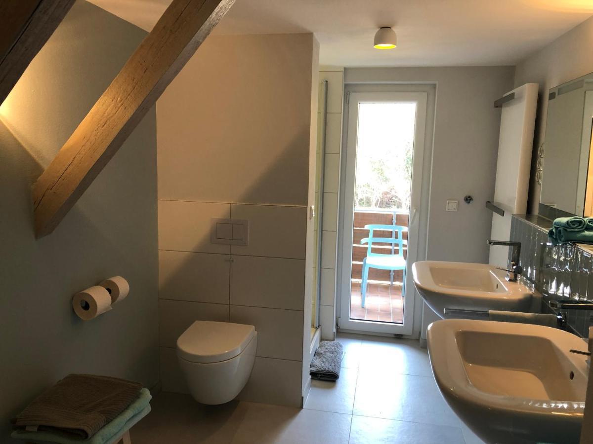 Blaues Zimmer Mit Grossem Balkon, Bad Ist Ein Traum, 50 Schritte Zum Radweg Am Main,Ideal For Short Stay Mainstockheim Dış mekan fotoğraf